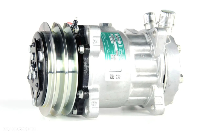 Sprężarka klimatyzacji firmy Sanden SD7H15 8220 2a 12V V o-ring 3/4 x 7/8 zastosowanie w maszynach New Holland Valtra JCB Ford Deutz - 1