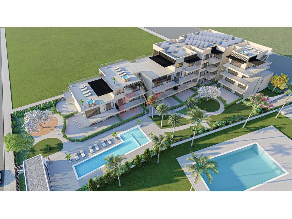 Apartamento T2 Duplex De Luxo Com Piscina E Garagem Perto Da Marina