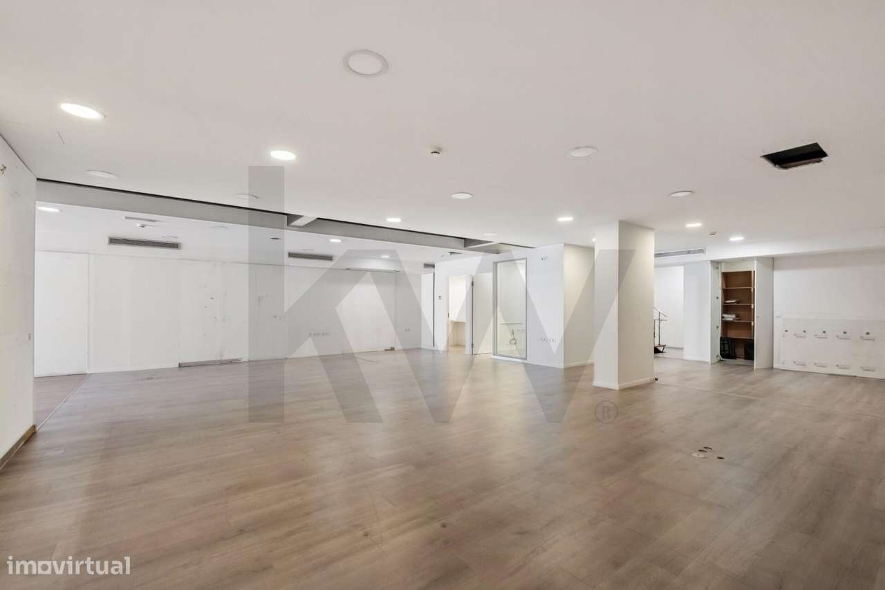 Loja Comercial na Estrada Monumental, Funchal - Grande imagem: 4/35