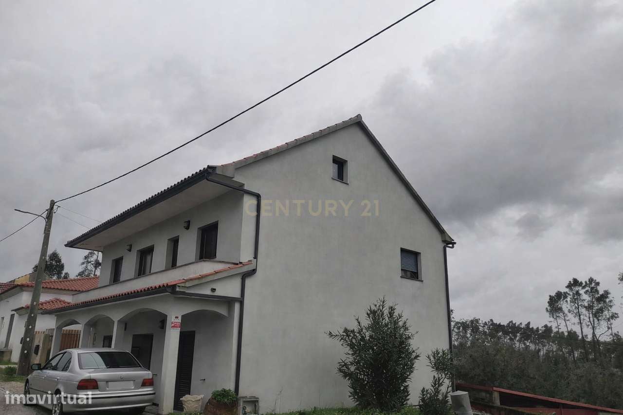 Moradia em Lagoa Parada - Santiago da Guarda - Ansião-1
