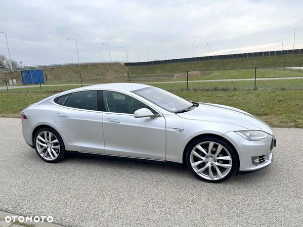 Tesla Model S Standard - 1