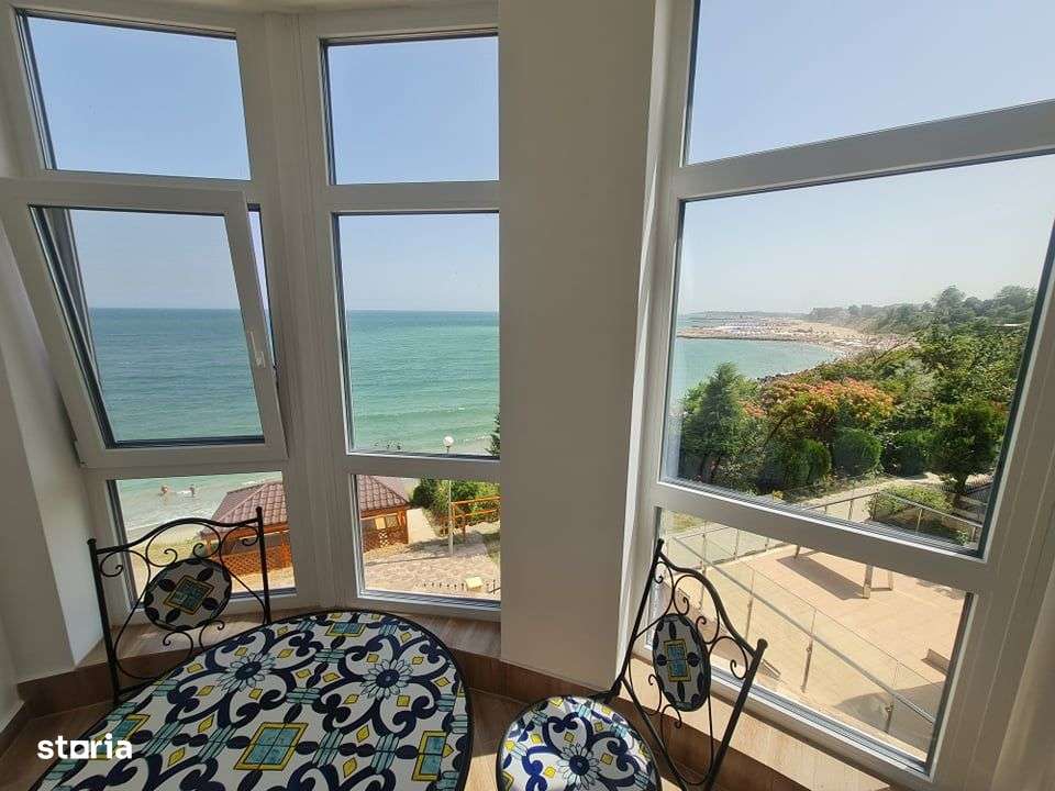 Vila Eforie Nord D+P+2+T prima linie la mare - Imagine principală: 4/11