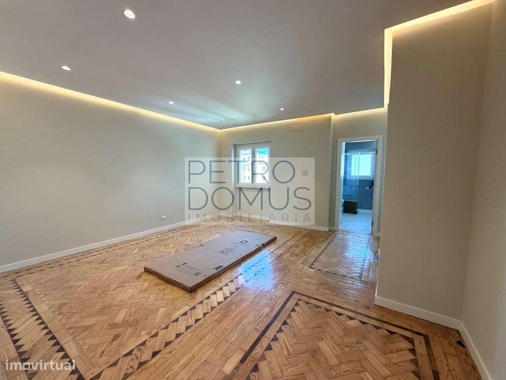 T2 TOTALMENTE REMODELADO EM CONDOMÍNIO COM PISCINA - PENHA DE FRANÇA-7