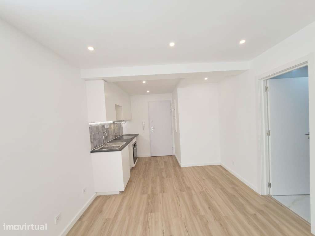 Apartamento T2 para venda em Amadora - Lisboa-7