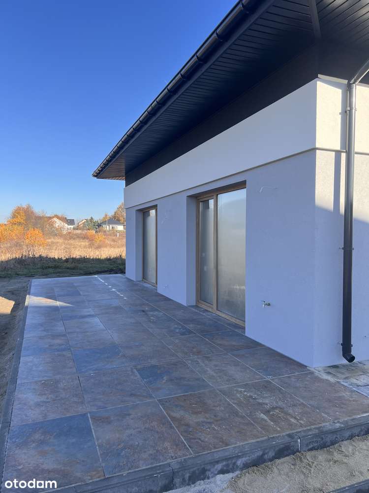 Nowoczesny dom z garażem  i kominkiem - Pełny obrazek: 5/13