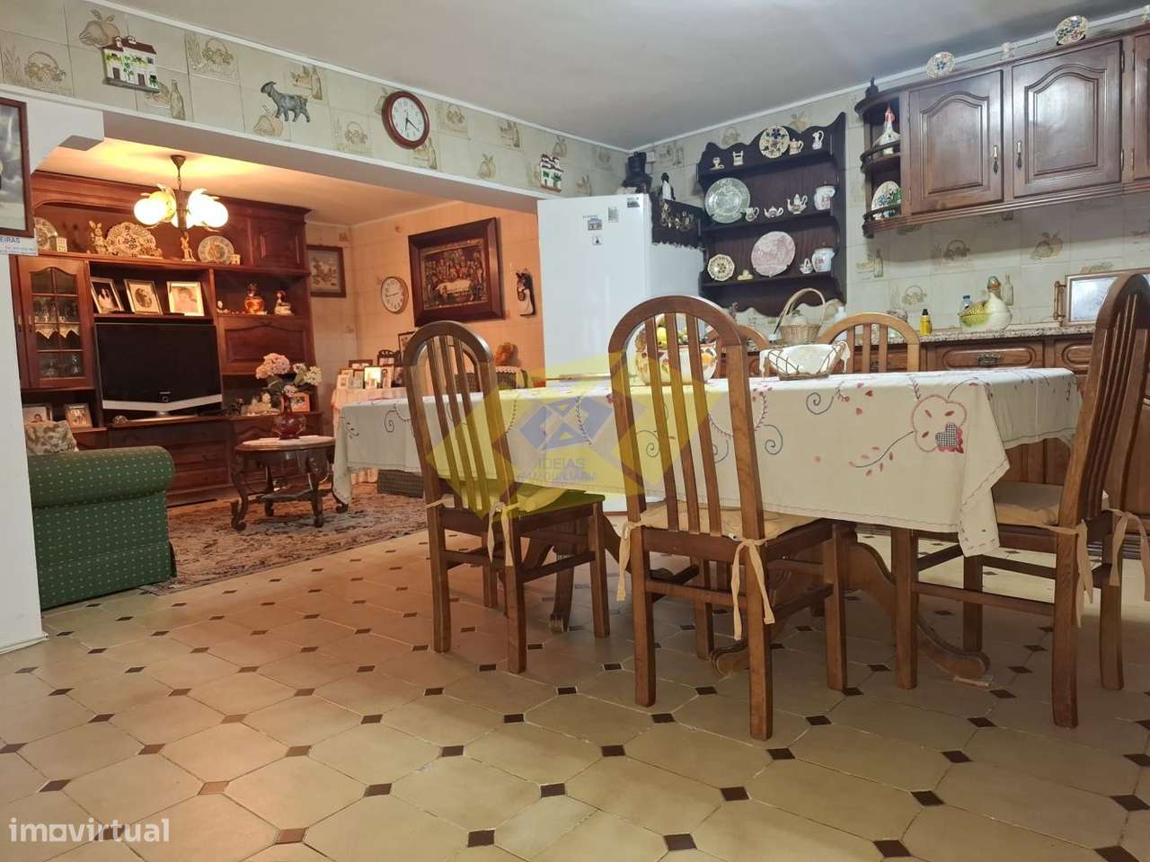 Moradia T4+T1 em Felgueiras (Centro da cidade)-11