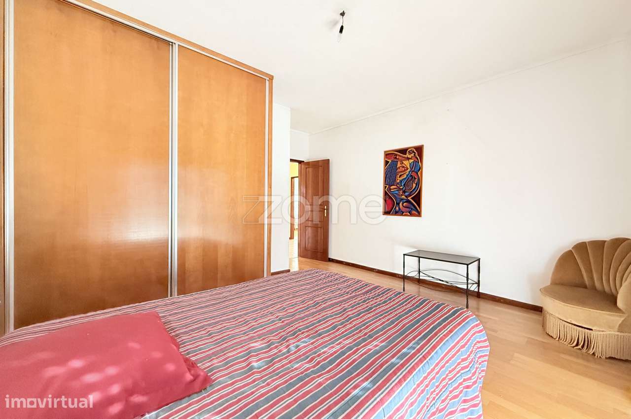 Moradia T4 Individual com 320 m² — Terreno 796 m² - Grande imagem: 5/20