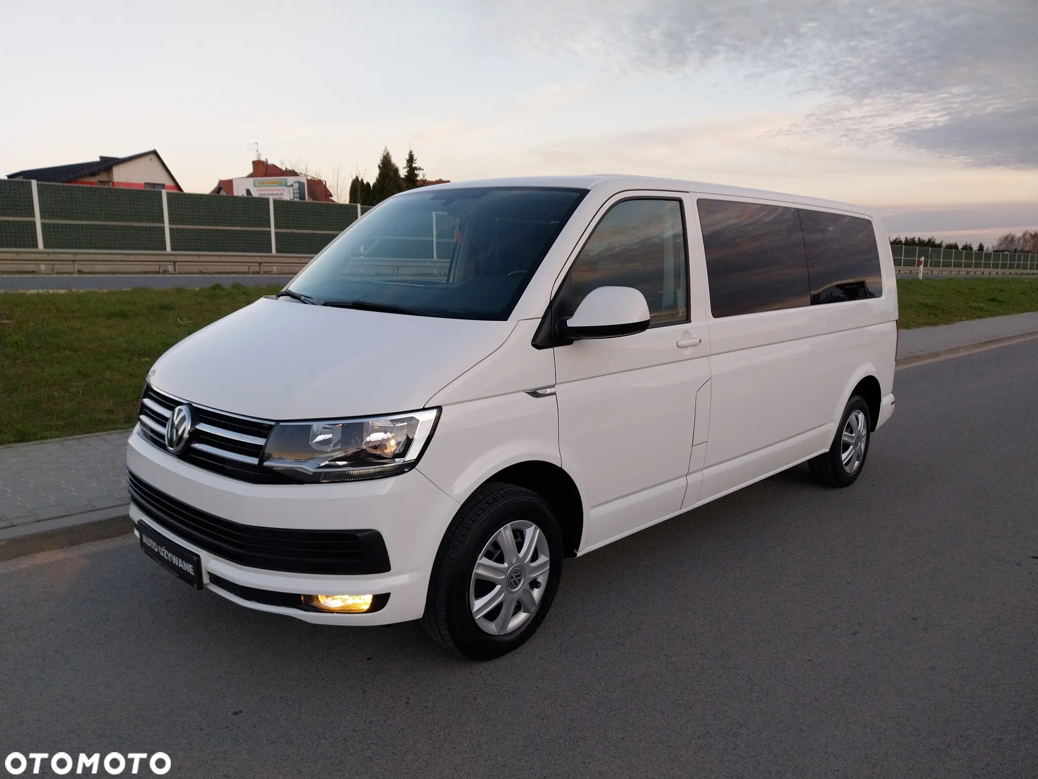 Volkswagen Caravelle 2.0 TDI L2 Comfortline - 2