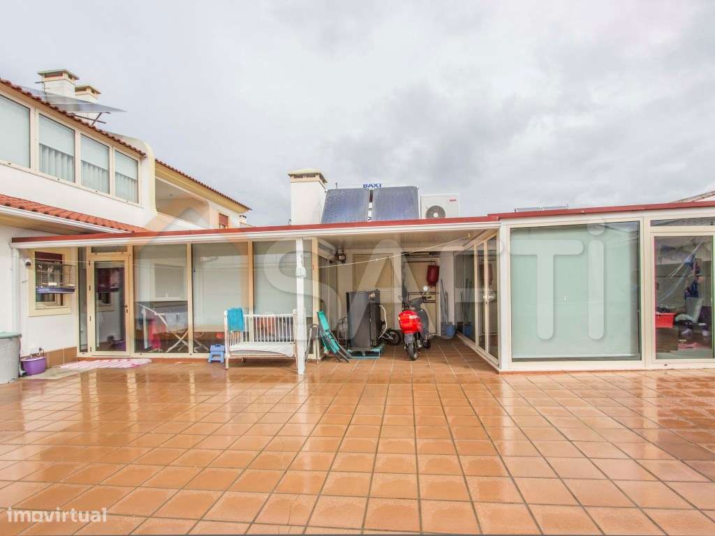 Moradia Geminada de 1º Andar T4 em Carvide - Grande imagem: 5/25