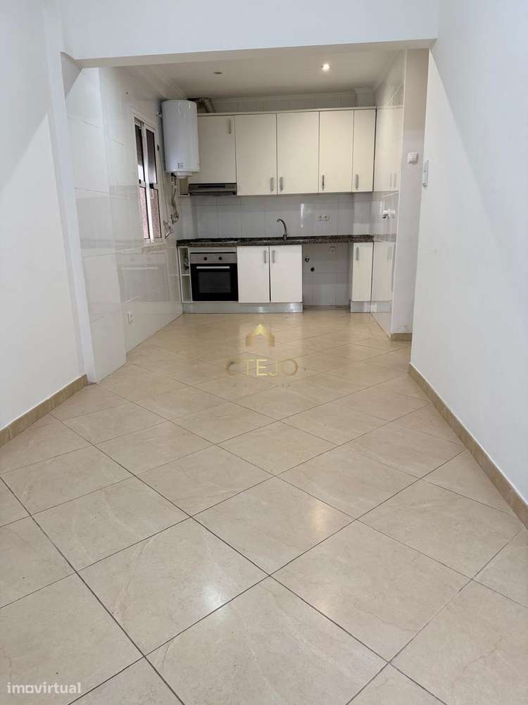 APARTAMENTO T1 - Grande imagem: 2/9