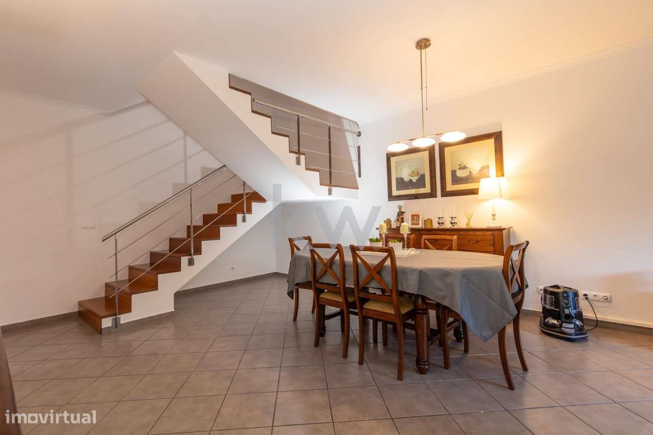 MORADIA V3+1 sita na Vila Faia, Ponta Delgada, Ilha de São Miguel - Grande imagem: 4/43