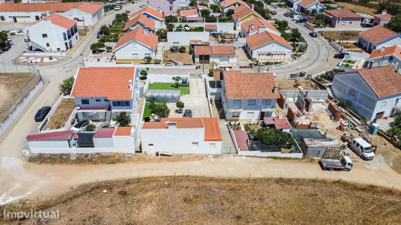 Moradia T2 Renovada com Quintal e Jardim – O Refúgio Ideal para Viver-30