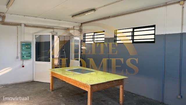 Armazém para venda na Quinta do Anjo.-20