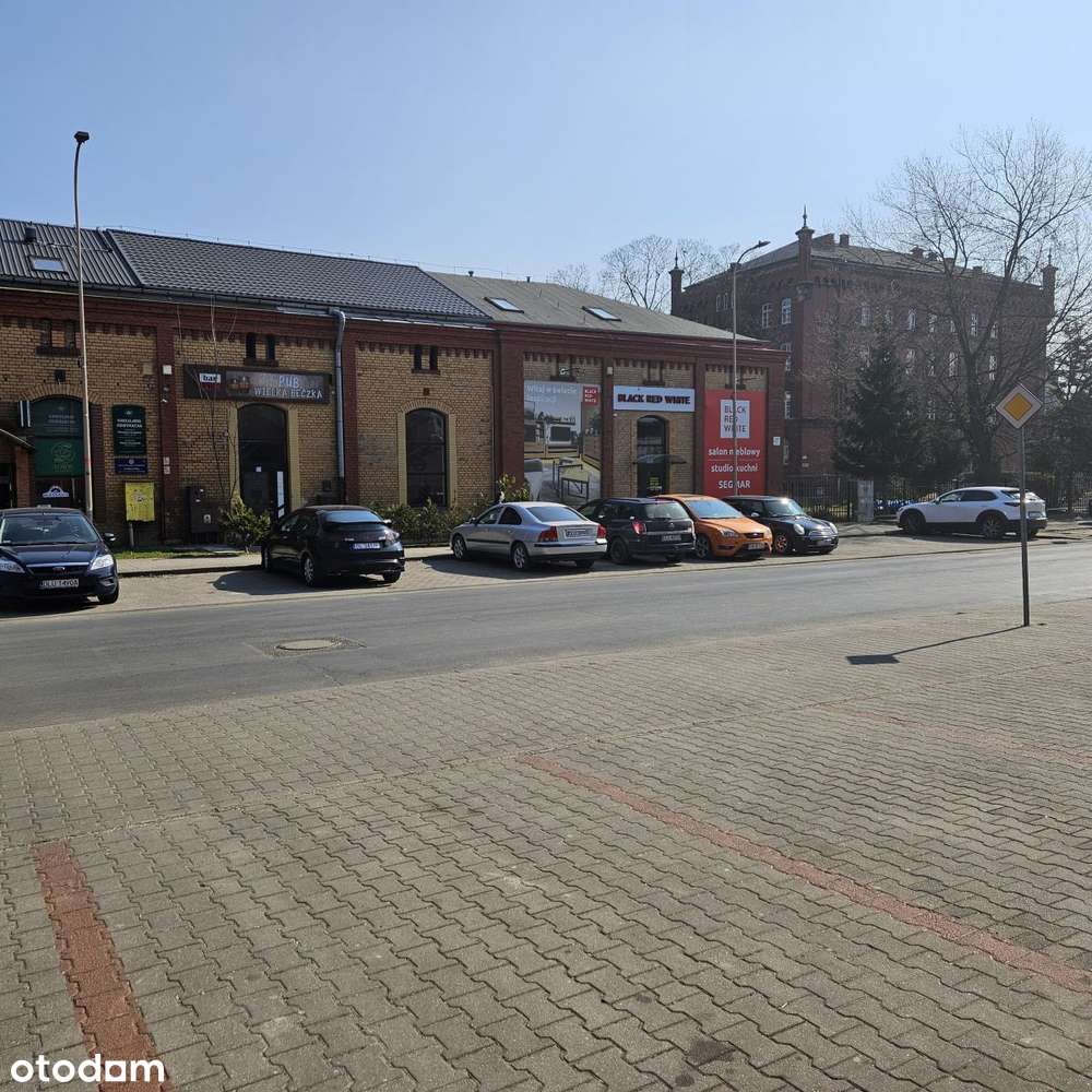 Kamienica w centrum miasta-3