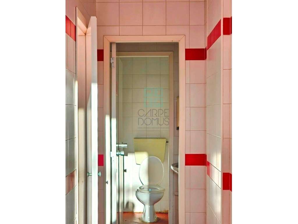 Loja comercial com 50m2, montra, zona movimentada, no Cacém, Sintra-13