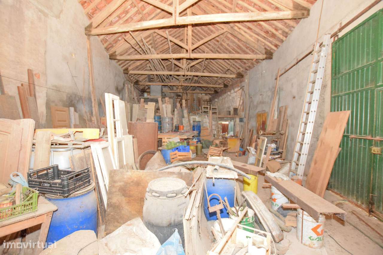 Moradia T7 com Garagem e Armazém - Alcorochel - Torres Novas-33