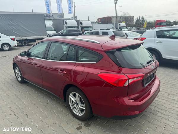 Ford Focus 1.0 EcoBoost Trend Edition - 6