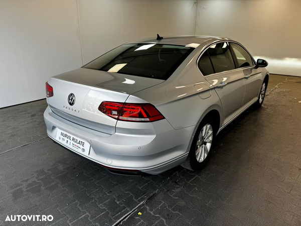 Volkswagen Passat 2.0 TDI DSG Comfortline - 36