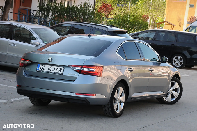 Skoda Superb 2.0 TDI DSG Style - 3