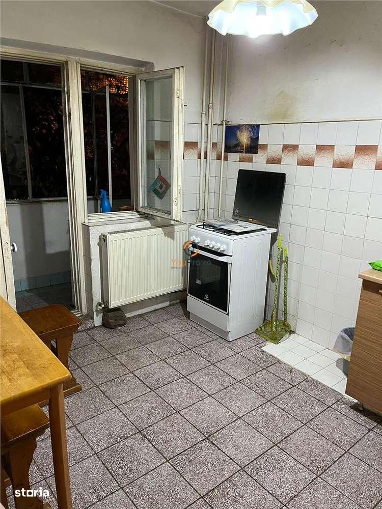 Decomandat 2 camere etaj 1 zona Aradului - Imagine principală: 5/14