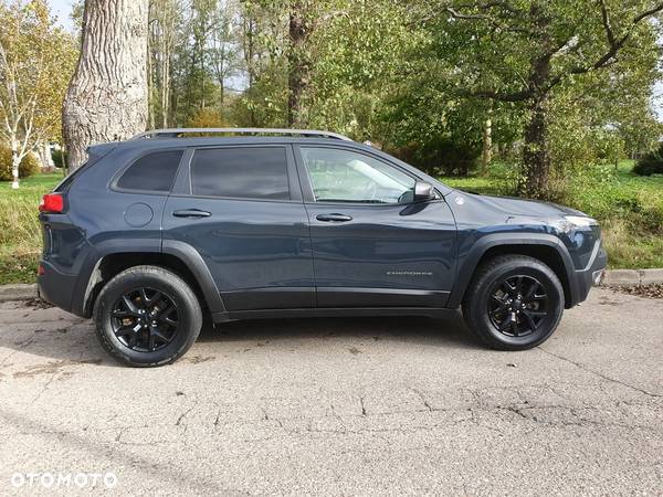 Jeep Cherokee - 1