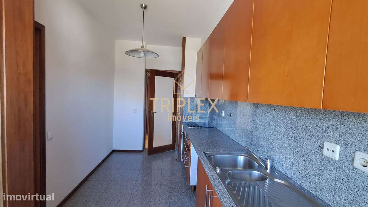 T2 com suite, varandas, garagem - Junto Colégio Novo da Maia - Grande imagem: 5/42