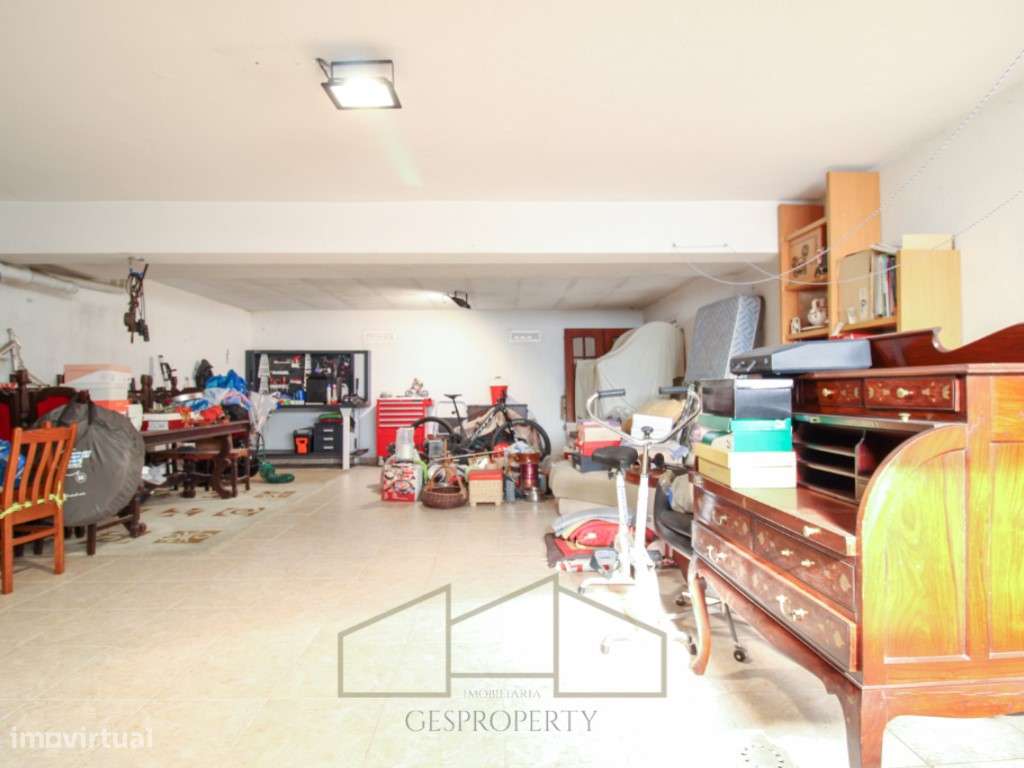 Moradia T3 nos Foros da Amora-34