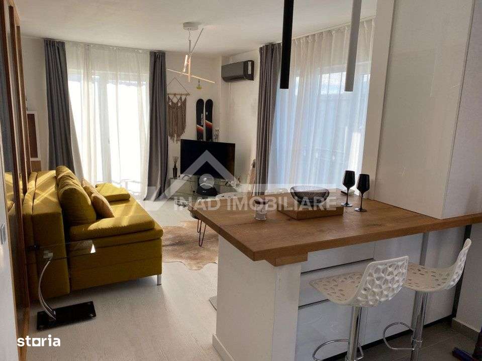 Apartament 2 camere, mobilat si utilat modern, parcare, zona Europa-1