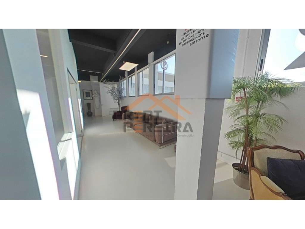 Sala para 36 pessoas, em Marvila. - Grande imagem: 1/13