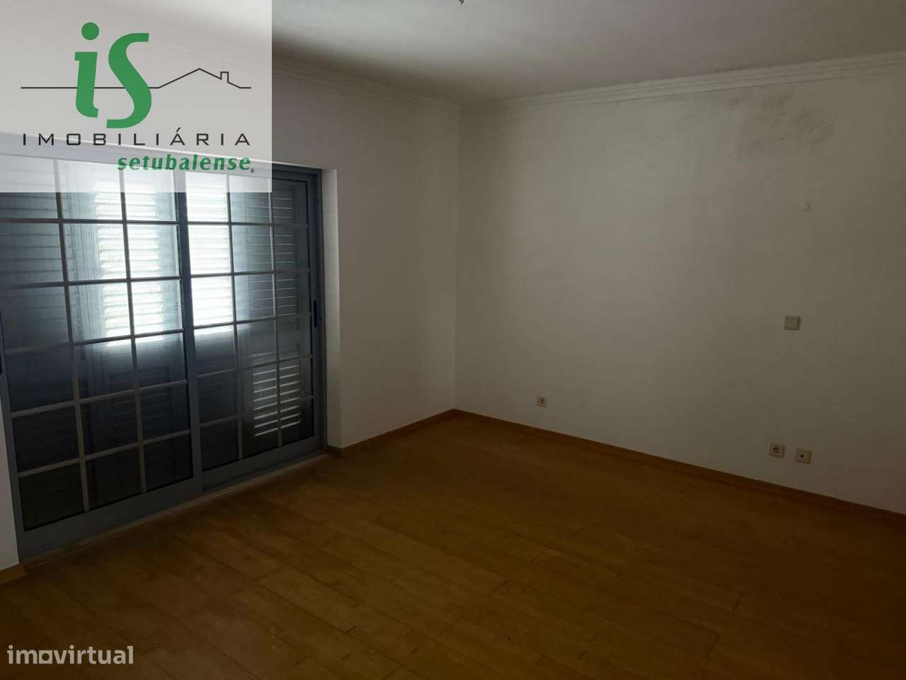 MORADIA T4 NA SOBREDA COM GARAGEM ISOLADA E TERRENO EM GAVETO.-20