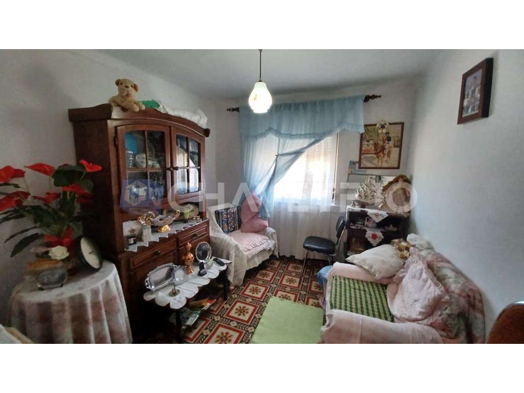 Prédio com habitação, armazém, e logradouro a 3 minutos de Tomar.-39