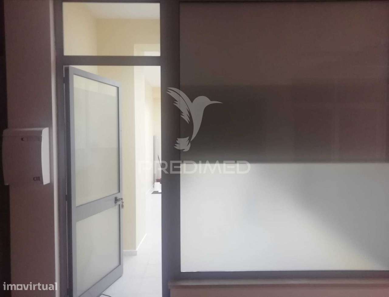 ESCRITÓRIO, REMODELADO NUMA DAS PRINCIPAIS AVENIDAS DO PESO DA RÉGUA - Grande imagem: 5/13