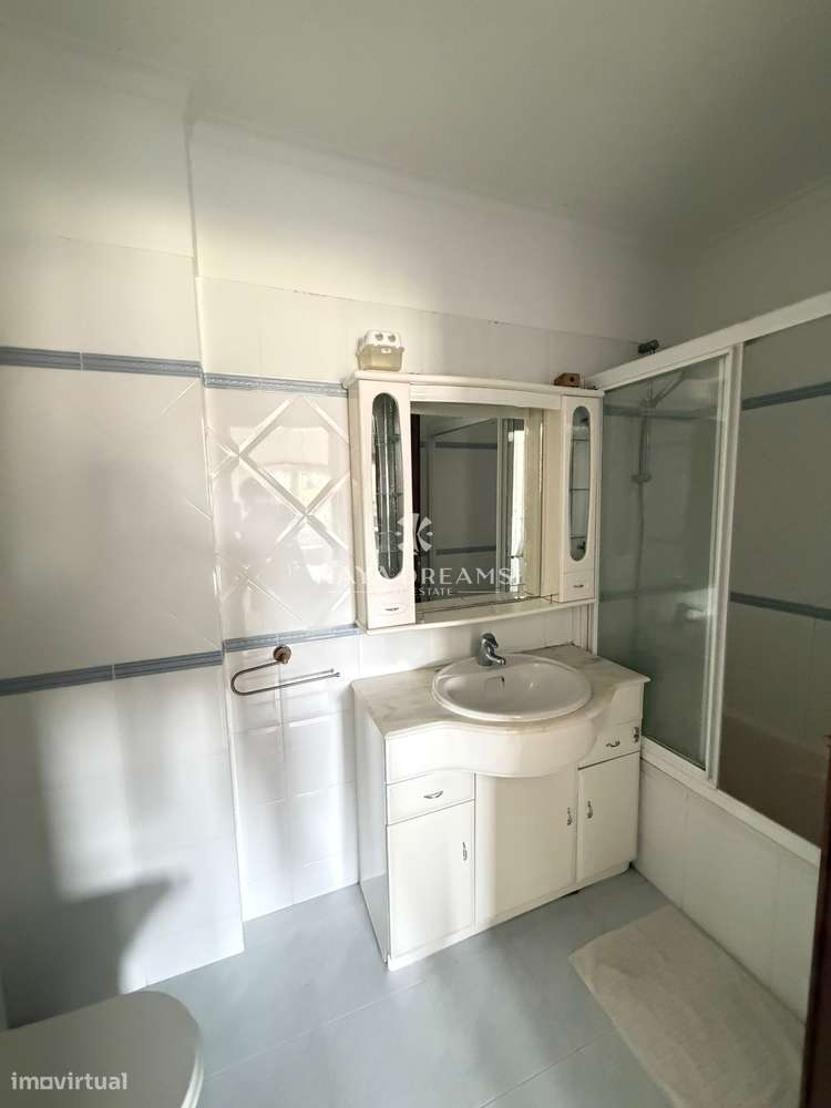 Apartamento T2 com Arrecadação e Box para uma Viatura  no Jardim da...-10