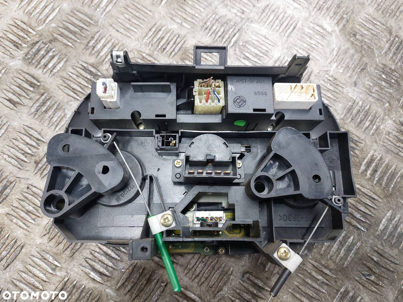 PANEL NAWIEWU MULTIPLA I - 2