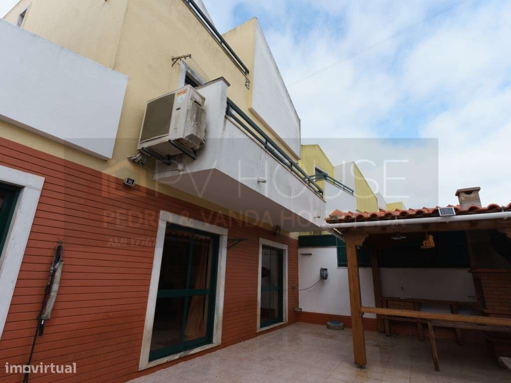 Moradia Duplex V5 duplex com Garagem Algueirão-14