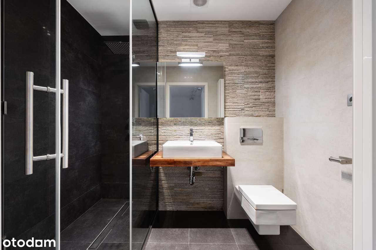 Dom w zabudowie bliźniaczej z basenem.-9