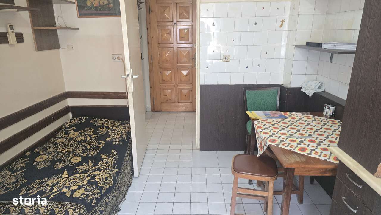 Vand apartament 2 camere dec. in Deva, Zamfirescu, 2 balcoane, etaj 1,-11