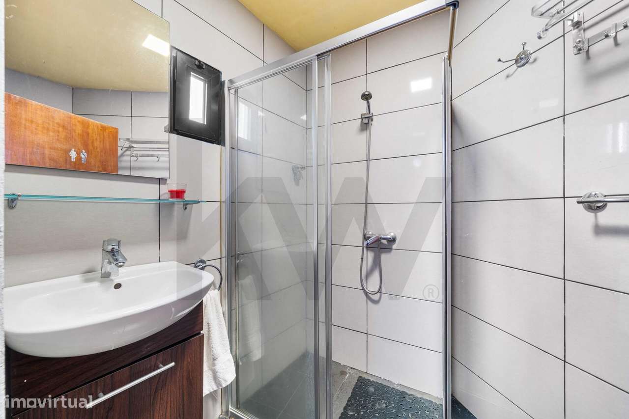 Moradia T4 inserido num Lote com 2970 m2 Santa Cruz - Grande imagem: 3/29