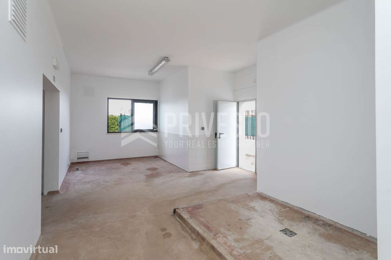 Moradia para Reabilitar inserida em terreno com 3000m2 - Quinta do Anj-8