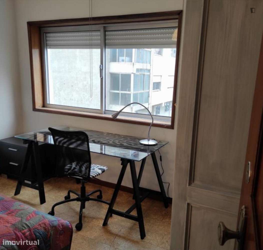 Quarto - localizado em Santa Marinha Porto - Grande imagem: 4/8