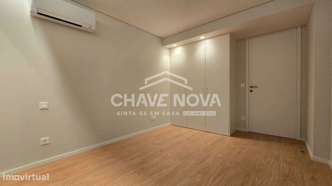 Apartamento T3 Novo Último Piso c/ Lugar de Garagem em Canidelo-12