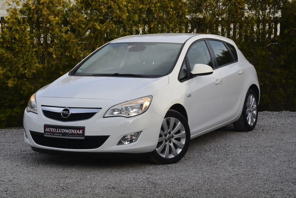 Opel Astra J (2009-2019) 1.6 Easytronic Innovation 110 Jahre 2010