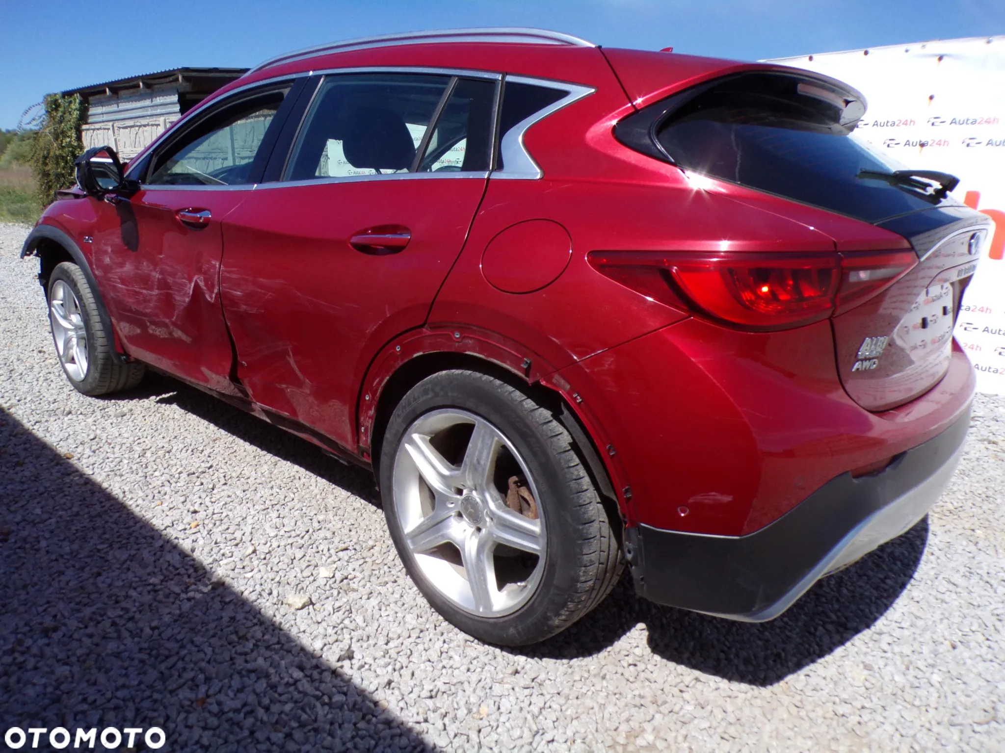 Infiniti QX30 2.0t Premium AWD 7DCT - 4