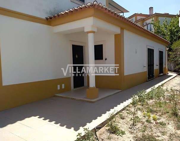 Moradia V3 da banca situada na Urbanização Quinta Vale Verde em Benave-24