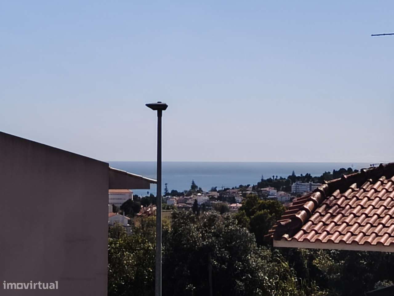 T3 Centro de Queijas, Oeiras. Parqueamento, Arrecadação, Varandas.-4