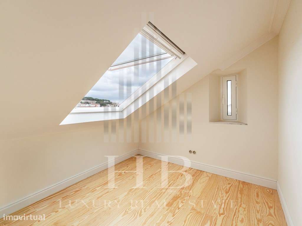Apartamento T2 Renovado com Vista Rio | Chiado | Lisboa - Grande imagem: 5/37