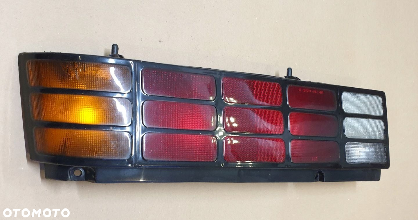 LAMPA PRAWA TYLNA TYŁ SUZUKI SWIFT II HATCHBACK - 4