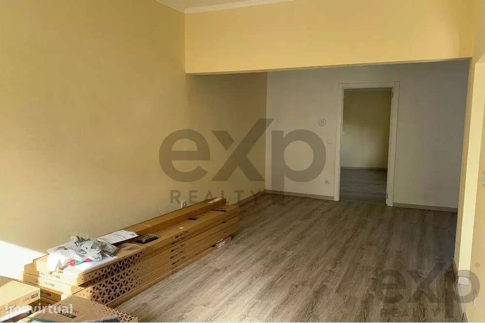 Moradia T2 totalmente renovada na Marinha Grande ! - Grande imagem: 4/33