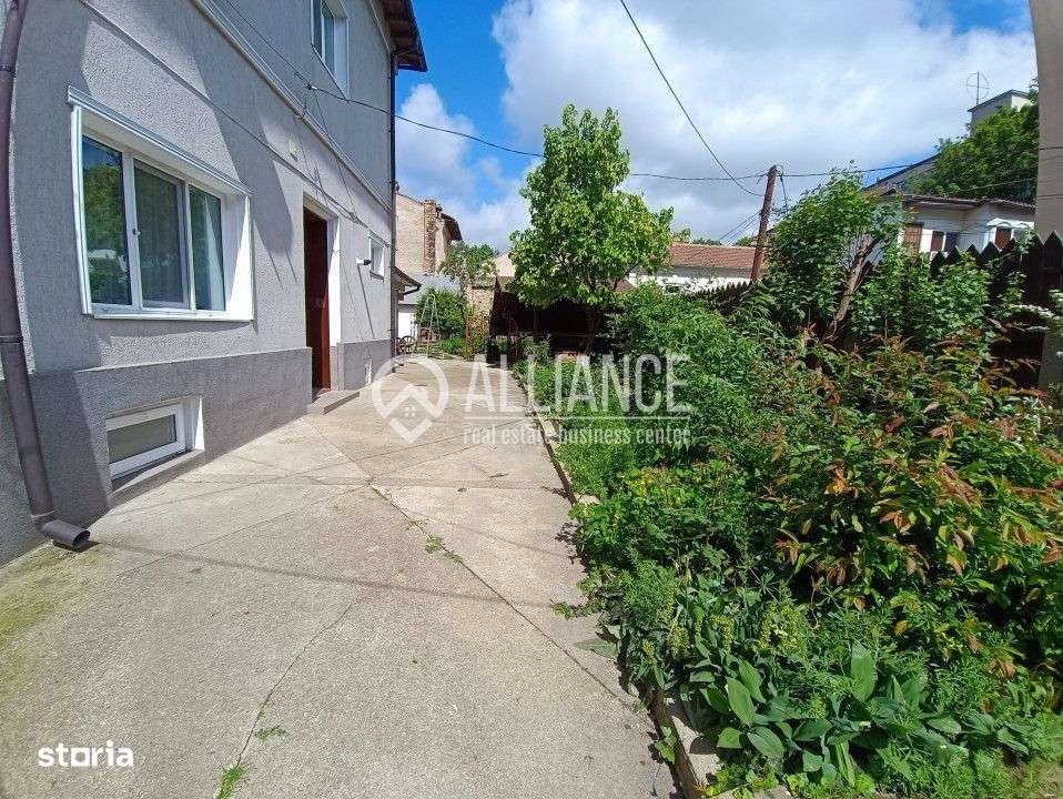 CENTRU SALA SPORTURILOR(COD03)- Casa interbelica si curte generoasa ! - Imagine principală: 1/20