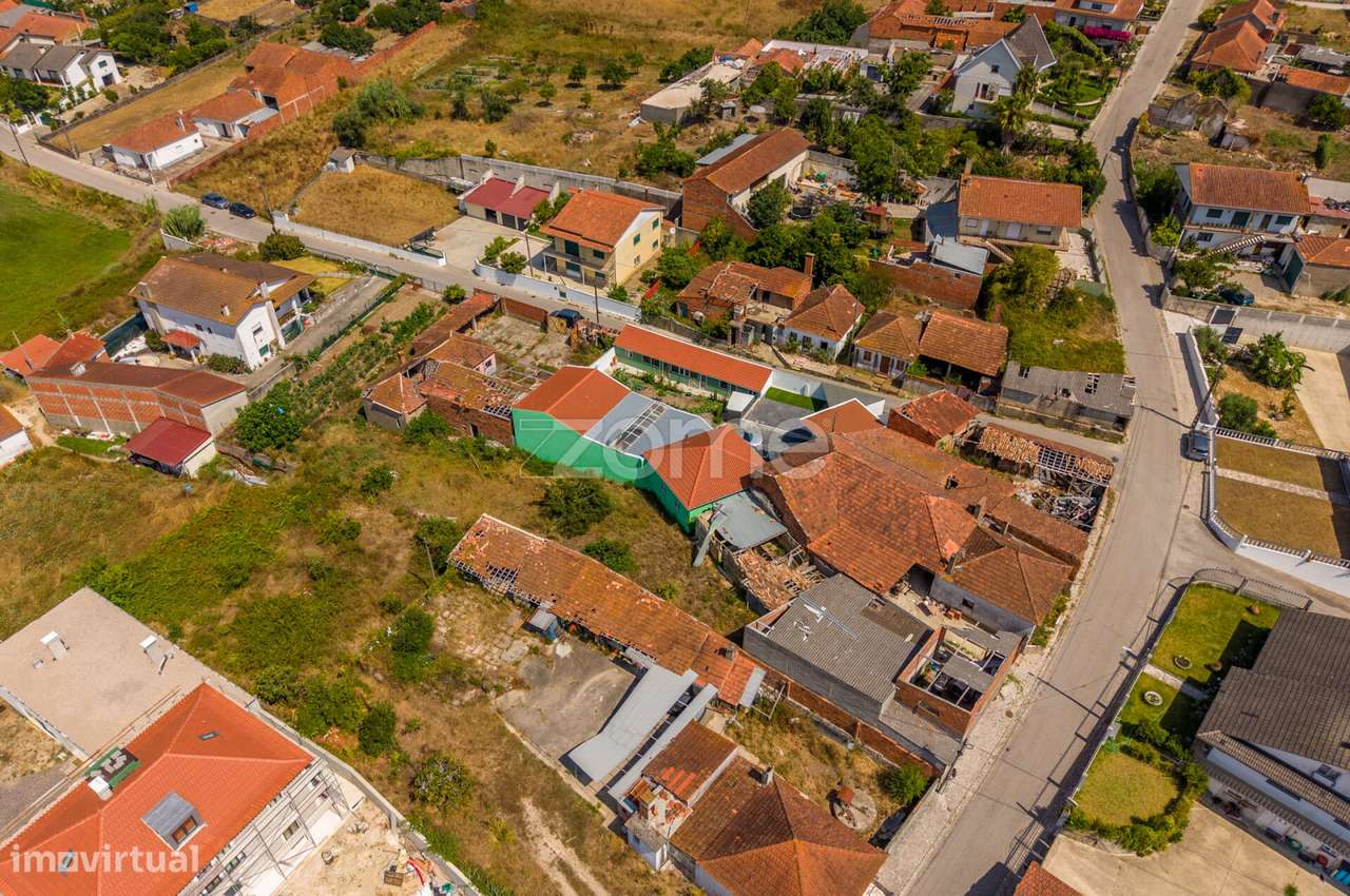 Moradia T2 || Para Reconstrução || Lote com 1.075m2-30